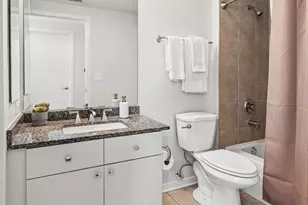 1100 W Montrose Ave, Chicago, IL 60613 - Photo 22