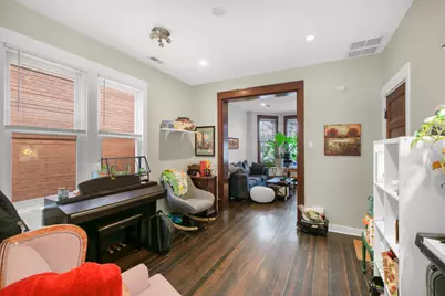 2118 W Fletcher Street, Chicago, IL 60618 - Photo 10