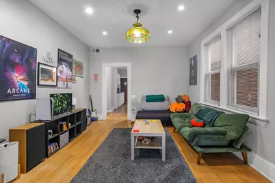 2118 W Fletcher Street, Chicago, IL 60618 - Photo 2