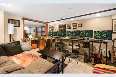 2118 W Fletcher Street, Chicago, IL 60618 - Photo 16