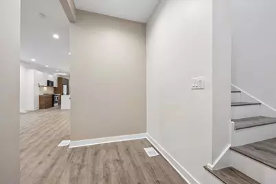 1721 W Arthur Avenue, Chicago, IL 60626 - Photo 2