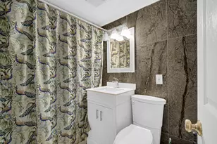 2010 W 115th St, Chicago, IL 60643 - Photo 8