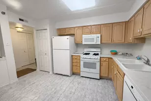 7081 W Touhy Ave, Niles, IL 60714 - Photo 4