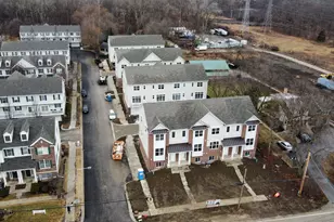 184 Eli Ct, Des Plaines, IL 60016 - Photo 1