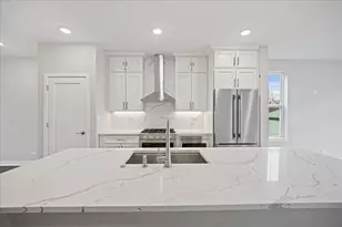 184 Eli Ct, Des Plaines, IL 60016 - Photo 6