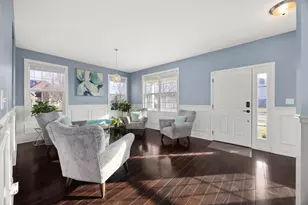 890 Stratford Dr, North Aurora, IL 60542 - Photo 6