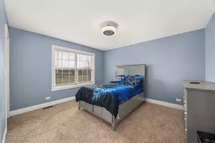 890 Stratford Dr, North Aurora, IL 60542 - Photo 20