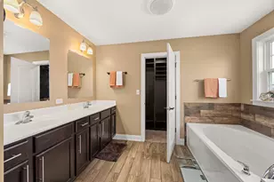 890 Stratford Dr, North Aurora, IL 60542 - Photo 24