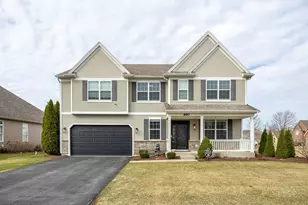 890 Stratford Dr, North Aurora, IL 60542 - Photo 2