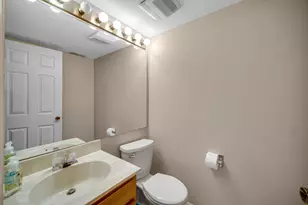 90 Copperwood Dr, Buffalo Grove, IL 60089 - Photo 18