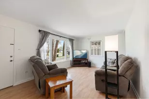 3101 Thrush Ln, Rolling Meadows, IL 60008 - Photo 2