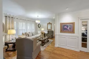 5549 N Parkside Ave, Chicago, IL 60630 - Photo 2