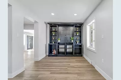 8103 Long Avenue, Burbank, IL 60459 - Photo 6