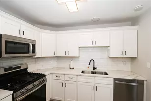 1719 Autumn Ave, Schaumburg, IL 60193 - Photo 10