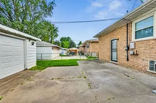 295 Prairie Ave, Calumet City, IL 60409 - Photo 36