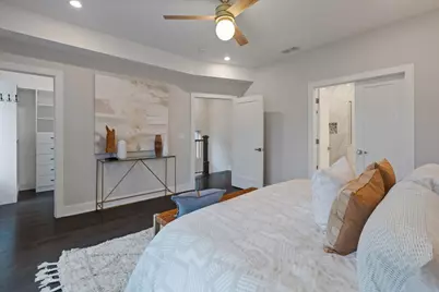 3346 W Cullom Avenue, Chicago, IL 60618 - Photo 24