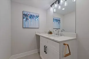 3346 W Cullom Ave, Chicago, IL 60618 - Photo 40