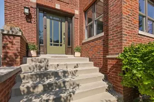 3346 W Cullom Ave, Chicago, IL 60618 - Photo 6