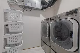 3346 W Cullom Ave, Chicago, IL 60618 - Photo 32