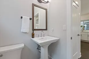 3346 W Cullom Ave, Chicago, IL 60618 - Photo 16