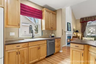 1N118 Mission Ct, Winfield, IL 60190 - Photo 8