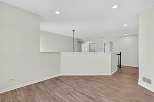 1590 Russell Dr, Hoffman Estates, IL 60192 - Photo 20