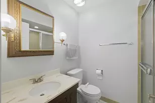 9332 Landings Ln, Des Plaines, IL 60016 - Photo 16