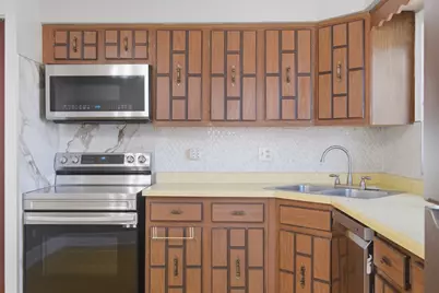 9332 Landings Lane #404, Des Plaines, IL 60016 - Photo 10