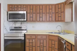 9332 Landings Ln, Des Plaines, IL 60016 - Photo 10