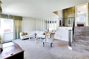 5237 Conrad St, Skokie, IL 60077 - Photo 2