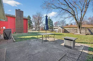 14 Devonshire Cir, Elgin, IL 60123 - Photo 18