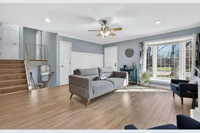 14 Devonshire Circle, Elgin, IL 60123 - Photo 2