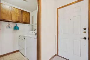 2245 Petworth Ct, Naperville, IL 60565 - Photo 4