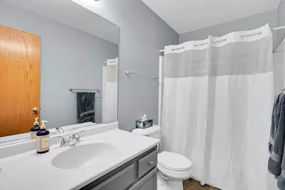 1935 Chesterfield Lane, Aurora, IL 60503 - Photo 20