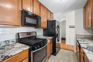 1926 Prairie Square, Schaumburg, IL 60173 - Photo 6