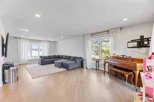 2419 Cumberland Cir, Long Grove, IL 60047 - Photo 6