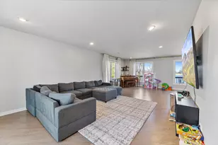 2419 Cumberland Cir, Long Grove, IL 60047 - Photo 4