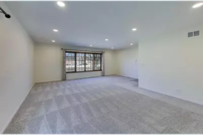 1209 E Davis Street E #2, Arlington Heights, IL 60005 - Photo 6