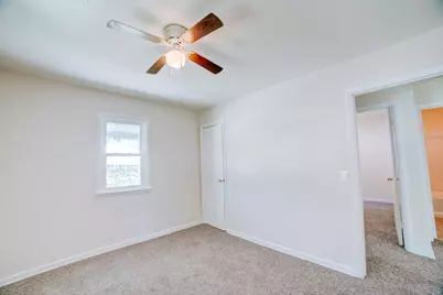 525 E Hickory Street, Watseka, IL 60970 - Photo 14