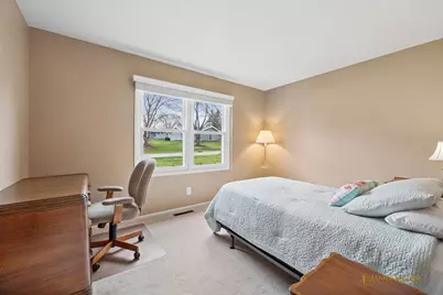 1013 Hampton Court, McHenry, IL 60050 - Photo 8