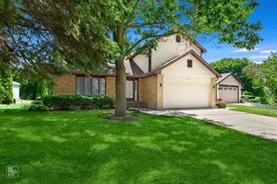 1333 Rose Blvd, Buffalo Grove, IL 60089 - Photo 1