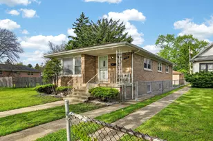 12326 S Racine Ave, Calumet Park, IL 60827 - Photo 16