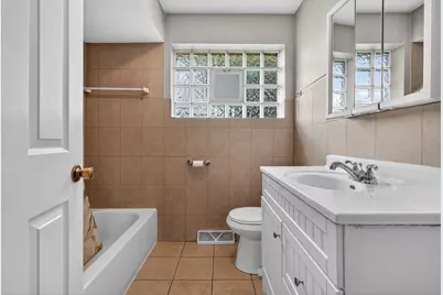 12326 S Racine Avenue, Calumet Park, IL 60827 - Photo 6