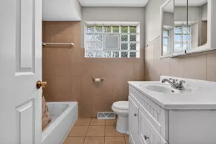 12326 S Racine Ave, Calumet Park, IL 60827 - Photo 6