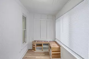 264 N Jackson St, Elgin, IL 60123 - Photo 4