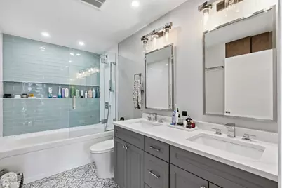 511 W Division Street #512, Chicago, IL 60610 - Photo 14