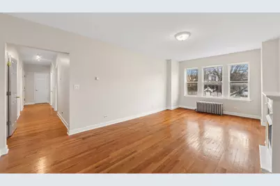 2002 W Estes Avenue #1, Chicago, IL 60645 - Photo 4