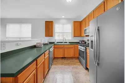 712 Morris Court, Lakemoor, IL 60051 - Photo 2