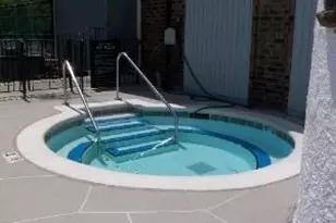 9420 Bay Colony Dr, Des Plaines, IL 60016 - Photo 16