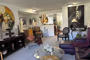 9420 Bay Colony Dr, Des Plaines, IL 60016 - Photo 4